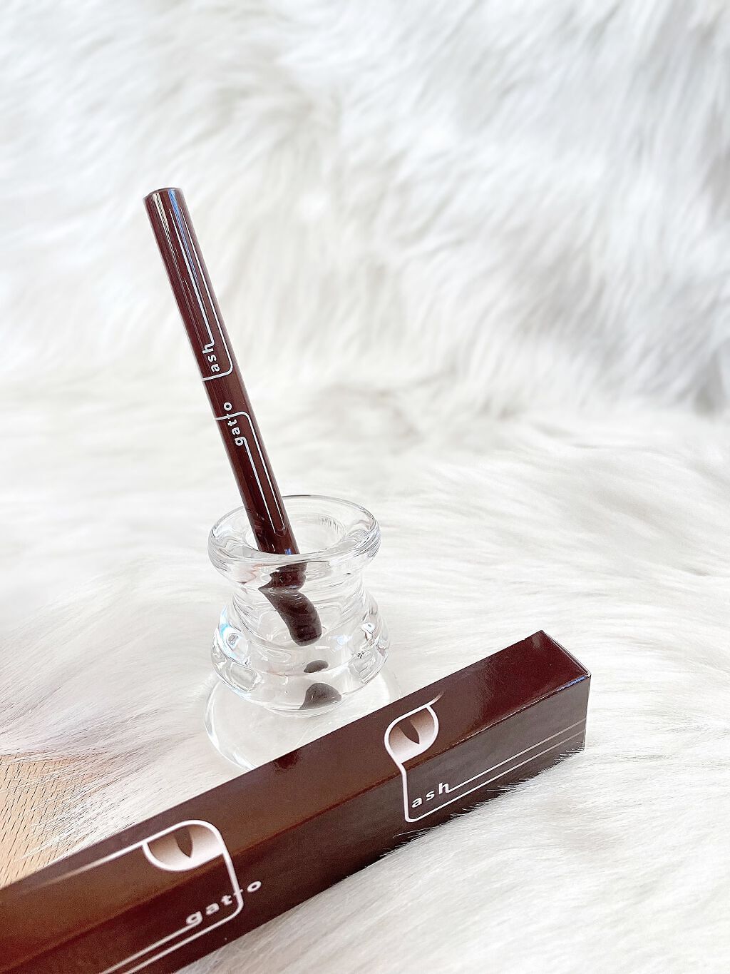 【今年の抱負 】
丈夫なまつげをいっぱい生やす！！！！！

ということで
夜だけではなく𝟣日中まつ育はじめました·͜·✌︎´-

「まつ毛が伸びる！」
と話題となったまつ毛美容液
𝖤𝖬𝖠𝖪𝖤𝖣 や𝖤𝖦𝖴𝖳𝖠𝖬 から