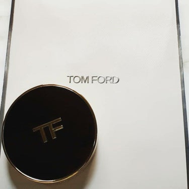 TOM FORD BEAUTY トレースレス タッチ ファンデーション SPF 45 サテンマット クッション コンパクトのクチコミ「1番お気に入りのファンデーション❤

0.4 ローズと1.2 シェルを季節によってカラーを変え.....」（1枚目）