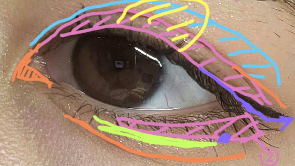 パールリキッドアイライナー S01パールシルバー/aZTK/リキッドアイライナーを使ったクチコミ（2枚目）