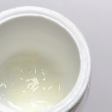 DEW ブライトニングクリームのクチコミ「
美滴クリーム
うるおって透明感のある肌へ
メラニンの生成を抑え シミ・ソバカスを防ぐ

乾燥.....」（2枚目）