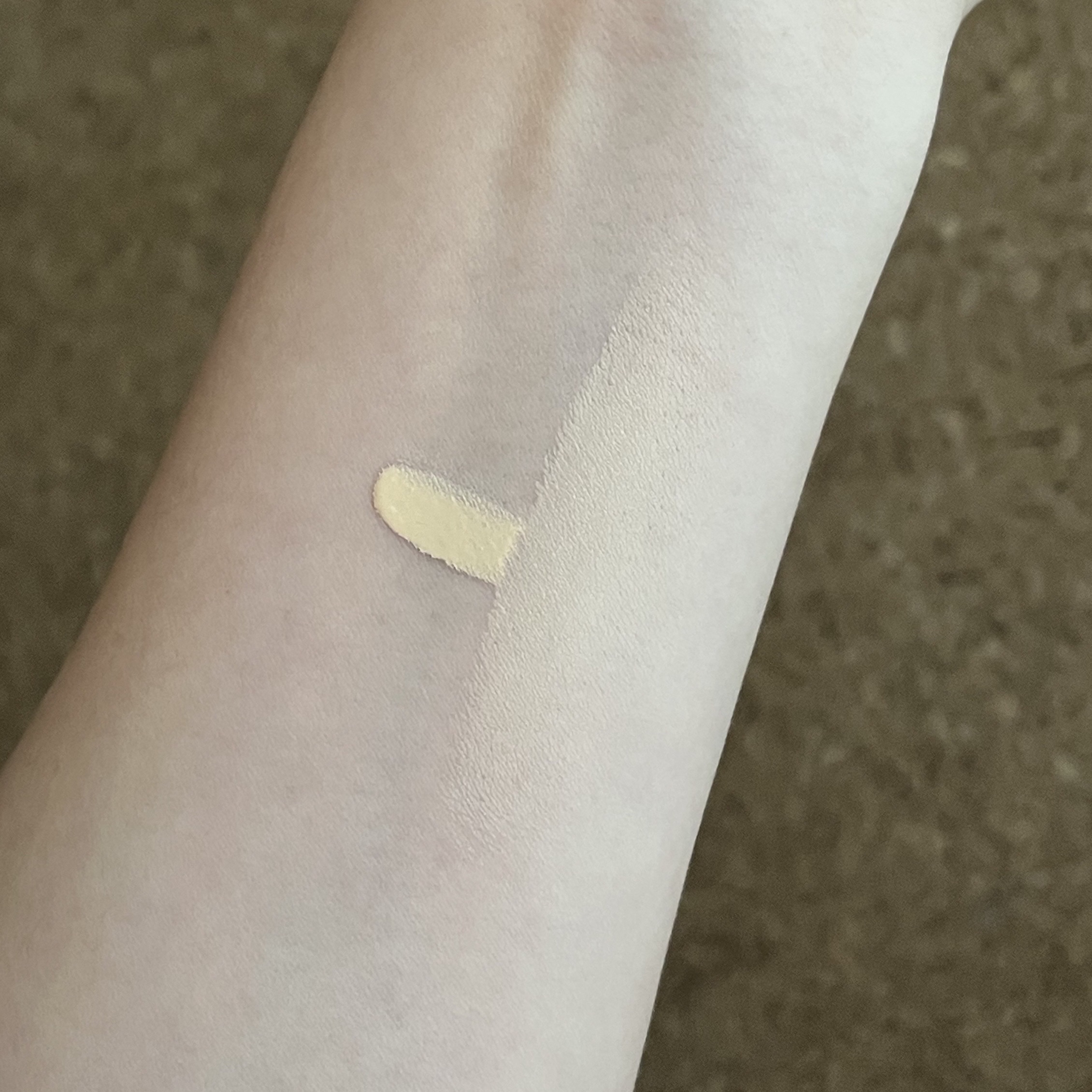 プリズム･リーブル･グロウ･セラム･ ファンデーション/GIVENCHY/リキッドファンデーションを使ったクチコミ（2枚目）