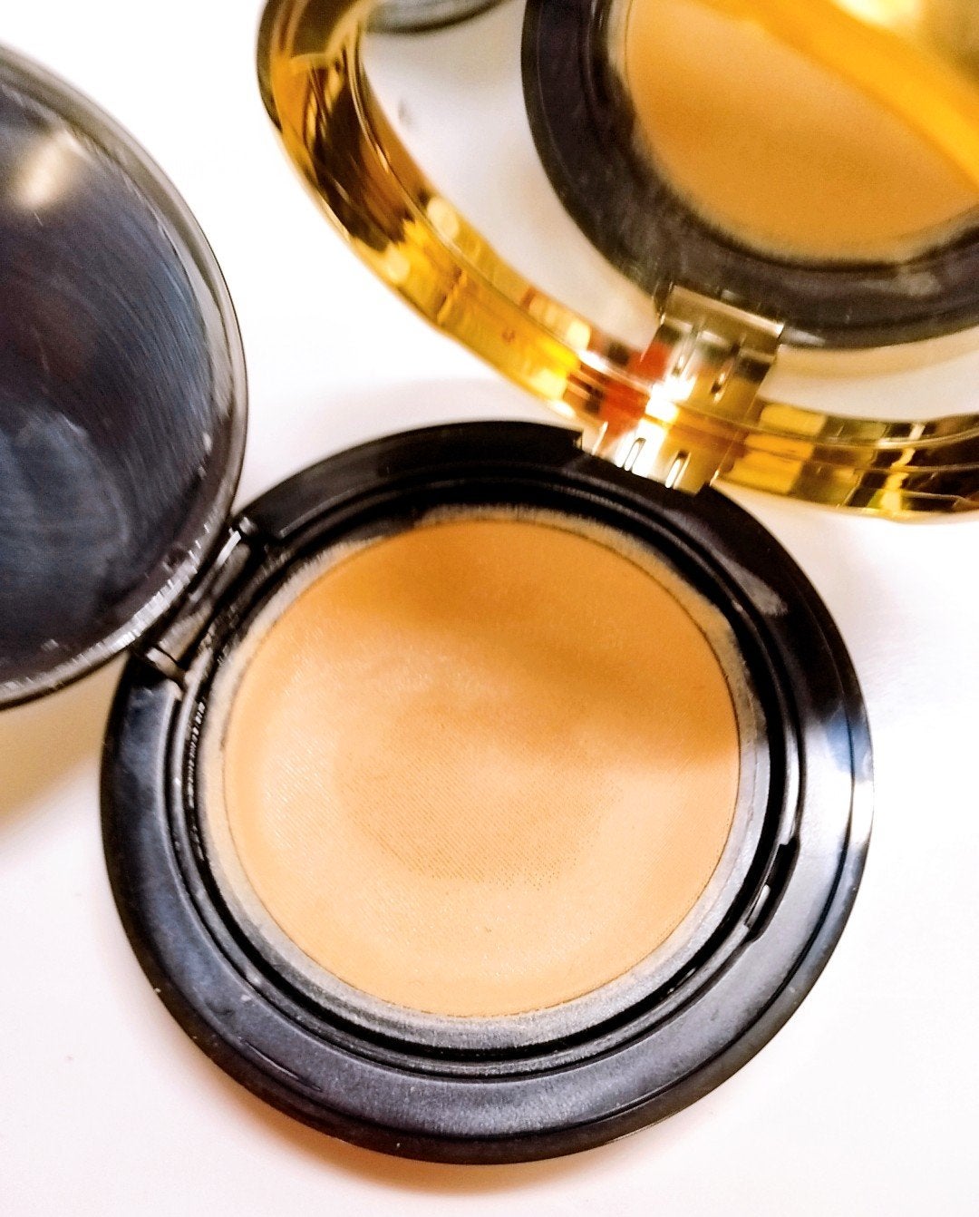 ラディアント タッチ グロウパクト/YVES SAINT LAURENT BEAUTE/クッションファンデーションを使ったクチコミ(2枚目)