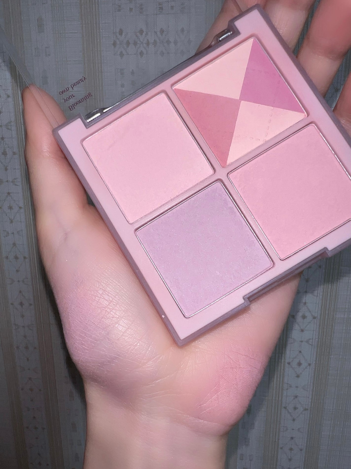 ブレンディングムードチーク/dasique/パウダーチークを使ったクチコミ(3枚目)