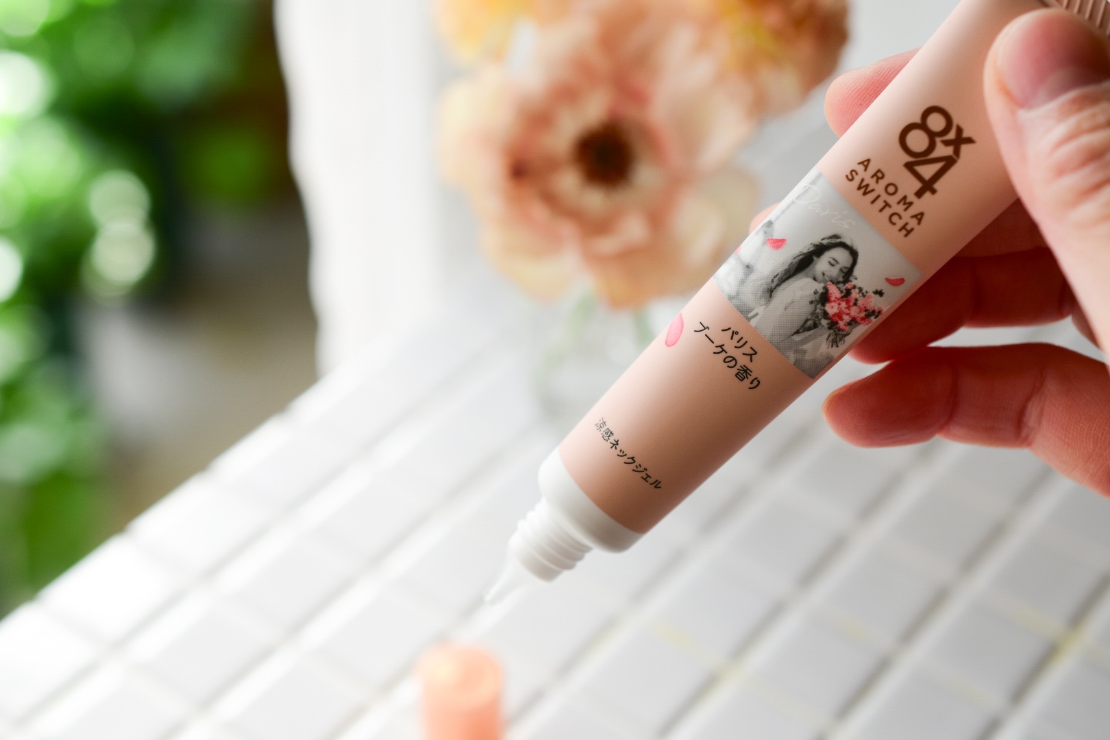 8x4 アロマスイッチ 涼感ネックジェル パリスブーケの香り/８ｘ４/デオドラント・制汗剤を使ったクチコミ（3枚目）