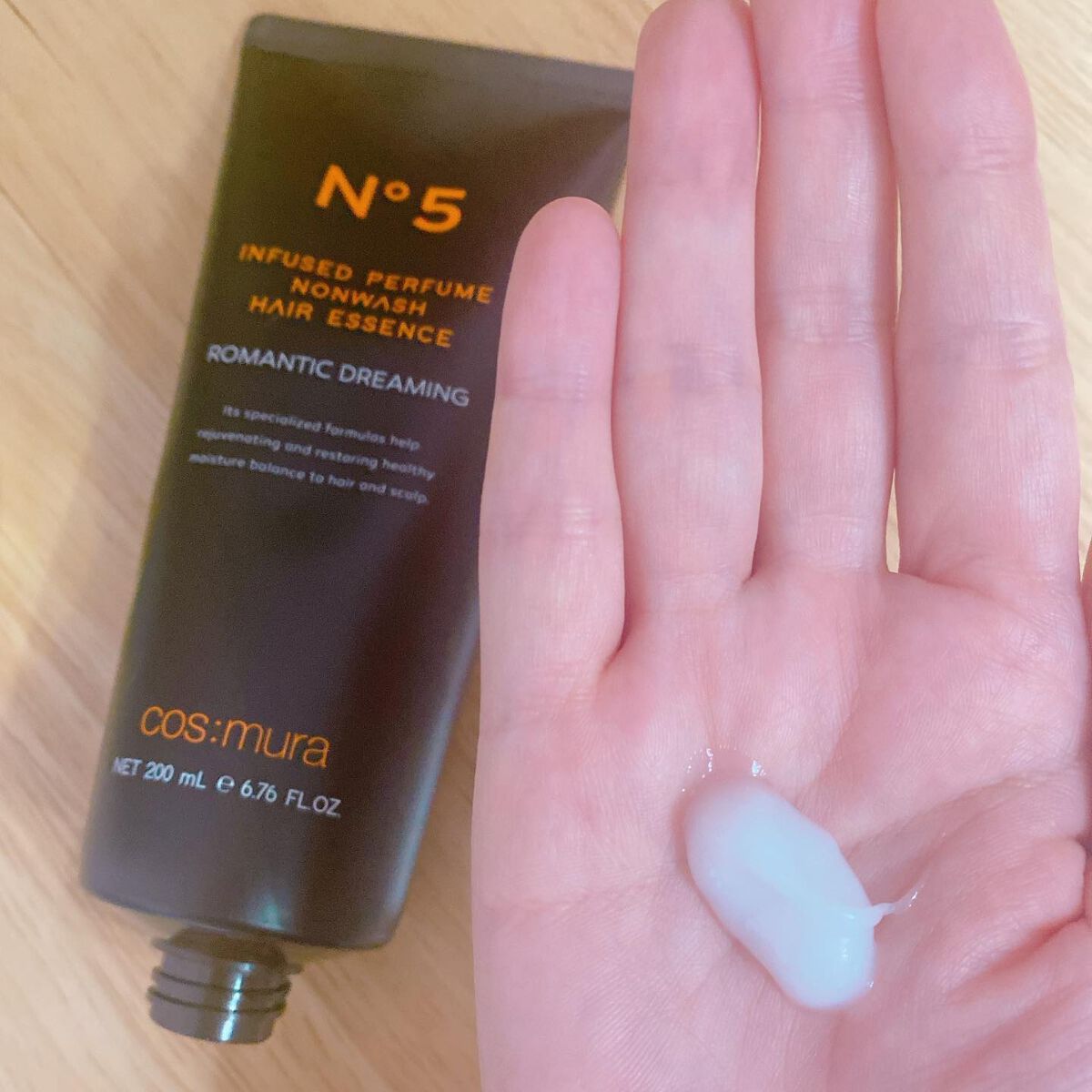インフューズドパフュームノンウォッシュヘアエッセンス/cos:mura/洗い流すヘアトリートメントを使ったクチコミ（2枚目）