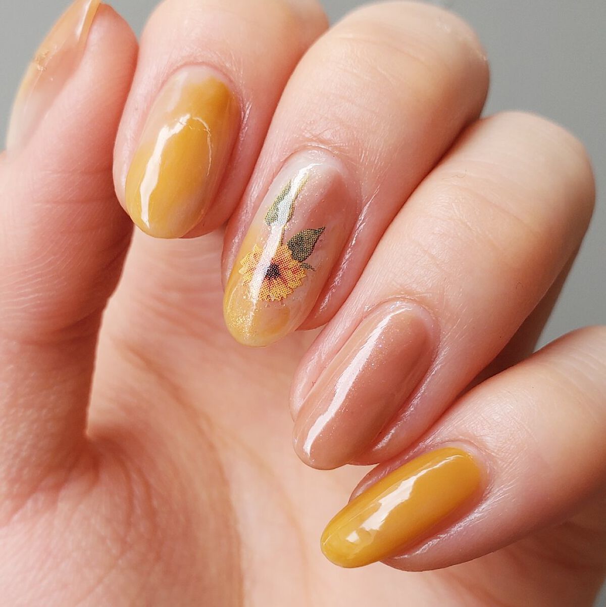 カラフルネイルズ/キャンメイク/マニキュアを使ったクチコミ（2枚目）