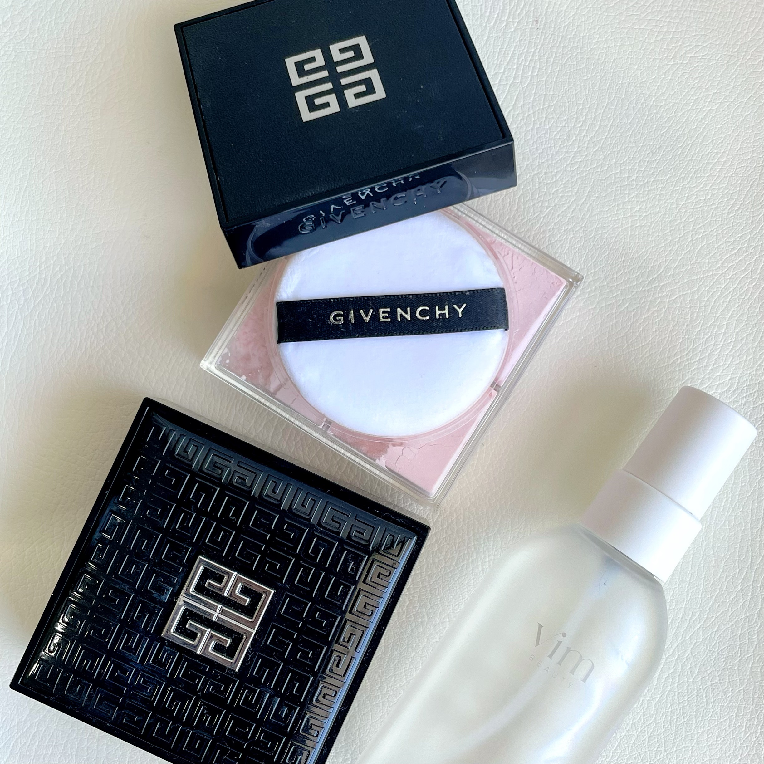 プリズム・リーブル・スキンケアリング・グロウ・クッション 1-C105	/GIVENCHY/クッションファンデーションを使ったクチコミ（1枚目）