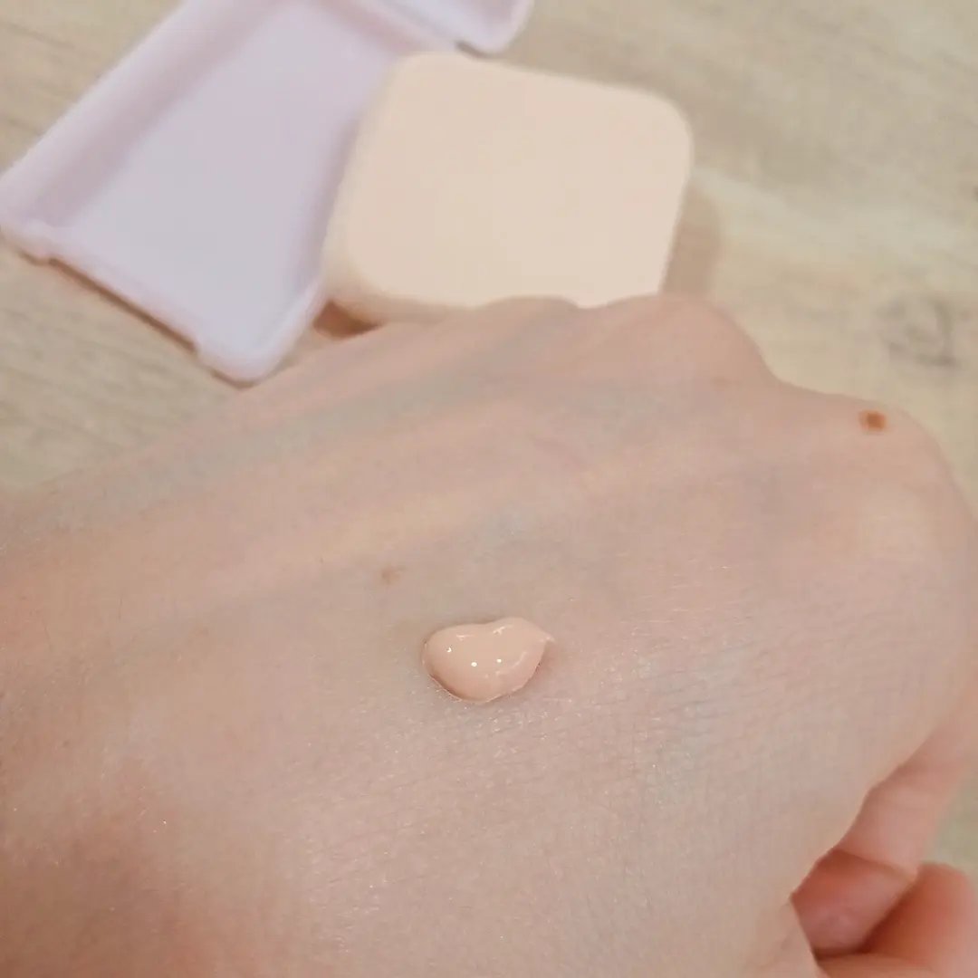 ぱっと明るさ実感  リキッドファンデーションUV/ソフィーナ プリマヴィスタ ディア/リキッドファンデーションを使ったクチコミ（2枚目）