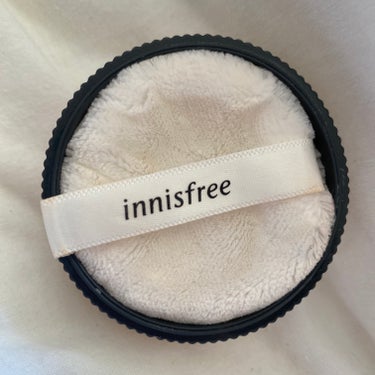 innisfree ポアブラー パウダーのクチコミ「すごくお気に入りのお粉！

色付きしないので使いやすく、さらっさらの仕上がりになります。まさに.....」（2枚目）