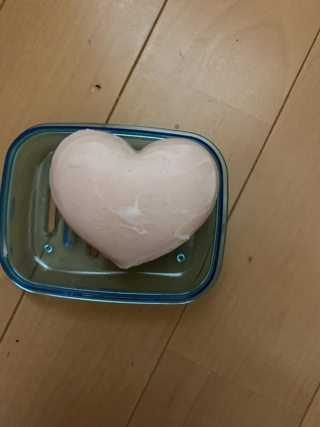 ペリカン石鹸恋するおしり ヒップケアソープを使ってみました
私はバストトップに使ってみました
私は乳首はもともとピンク色なのですがもっと綺麗なピンクにしたくって使いました
試して初日少し明るく綺麗になりました
これはペリカン石鹸恋するおしり