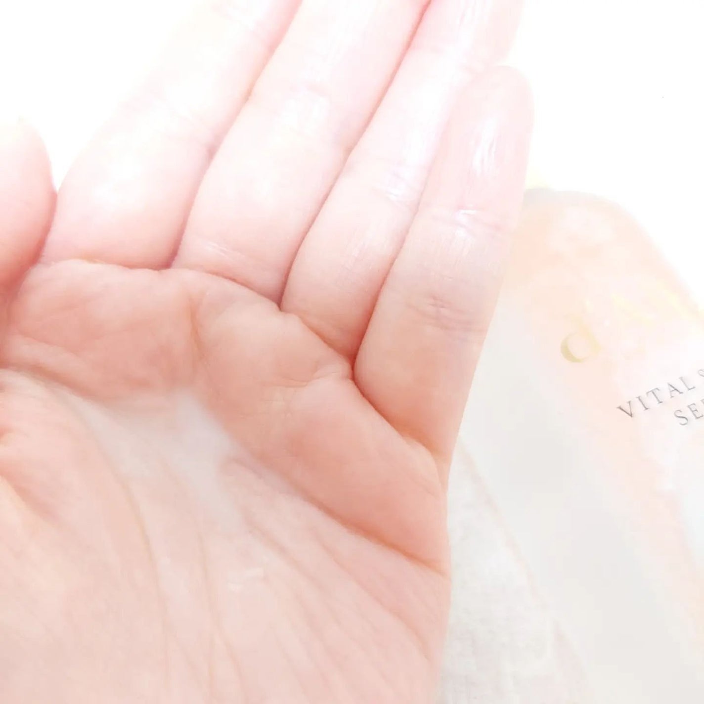 ダルバ ホワイトトリュフバイタルスプレーセラム/ダルバ/ミスト状化粧水を使ったクチコミ(3枚目)