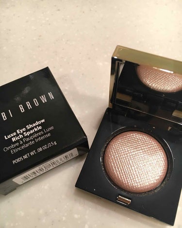 リュクス アイシャドウ リッチスパークル 01 ムーンストーン/BOBBI BROWN/シングルアイシャドウを使ったクチコミ（1枚目）