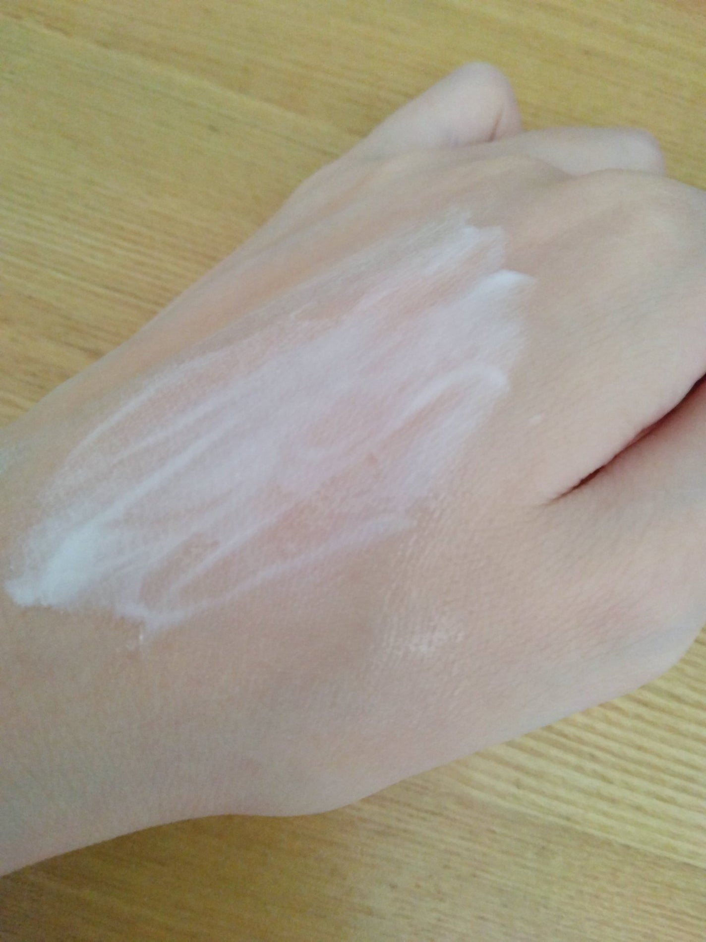 スキンミルク(しっとり)/ニベア/ボディミルクを使ったクチコミ(3枚目)
