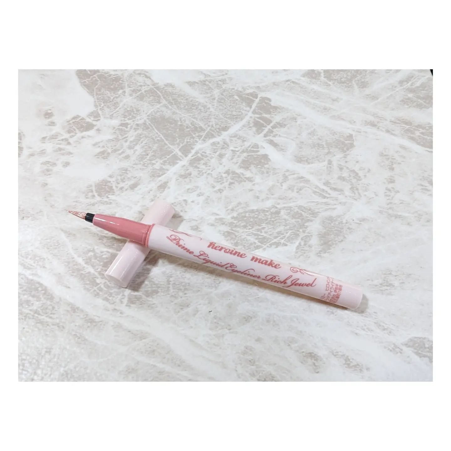 コンスピキュアス リップグロス/Amplitude/リップグロスを使ったクチコミ（2枚目）