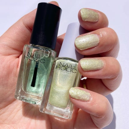 しろいぱんだ on LIPS 「NAILHOLICの限定春ネイル🌱春のニットをイメージしたよう..」(4枚目)