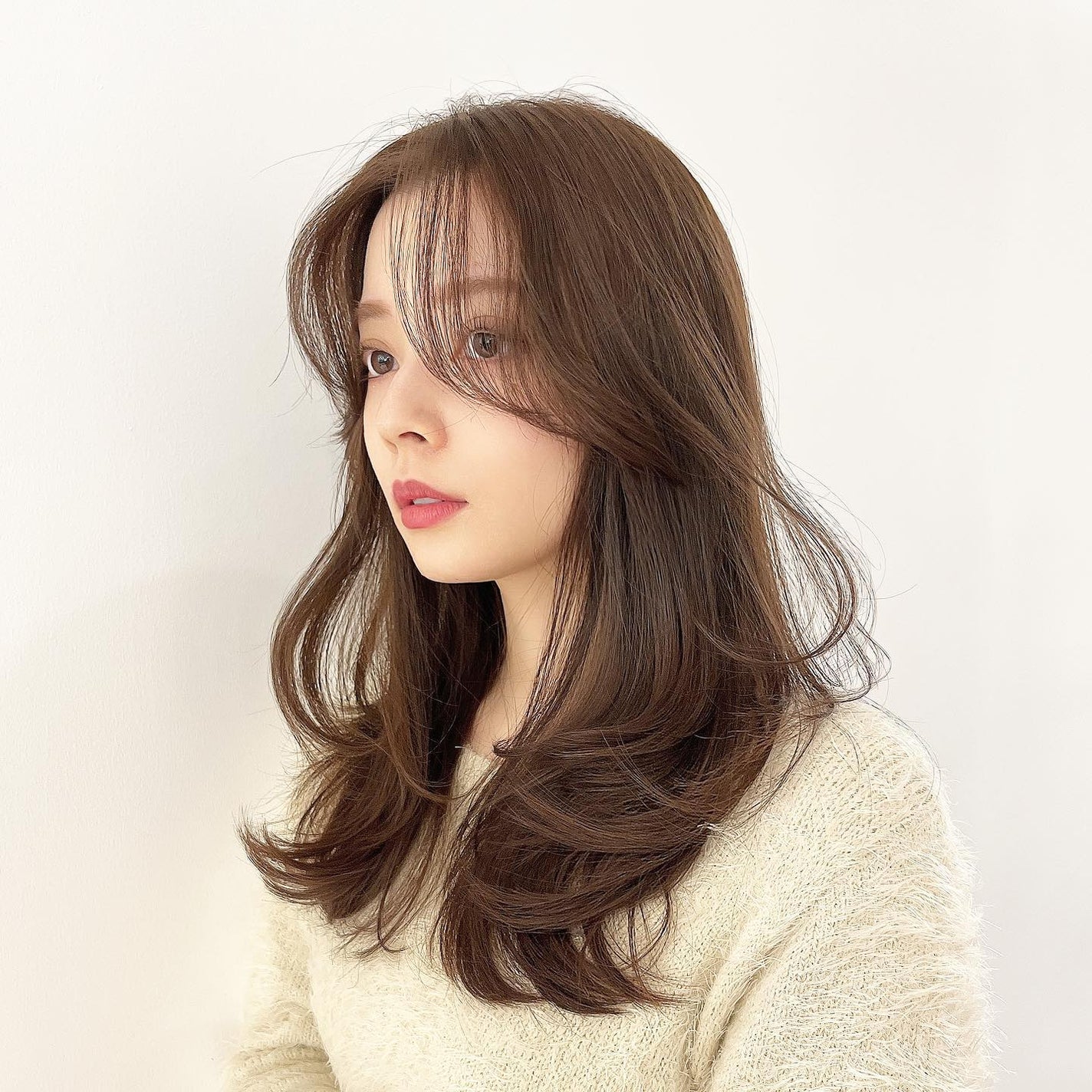 HARUNA on LIPS 「柔らかいレイヤーカット👌🌸ふわっとワンカールで可愛い😍カラーは..」(1枚目)