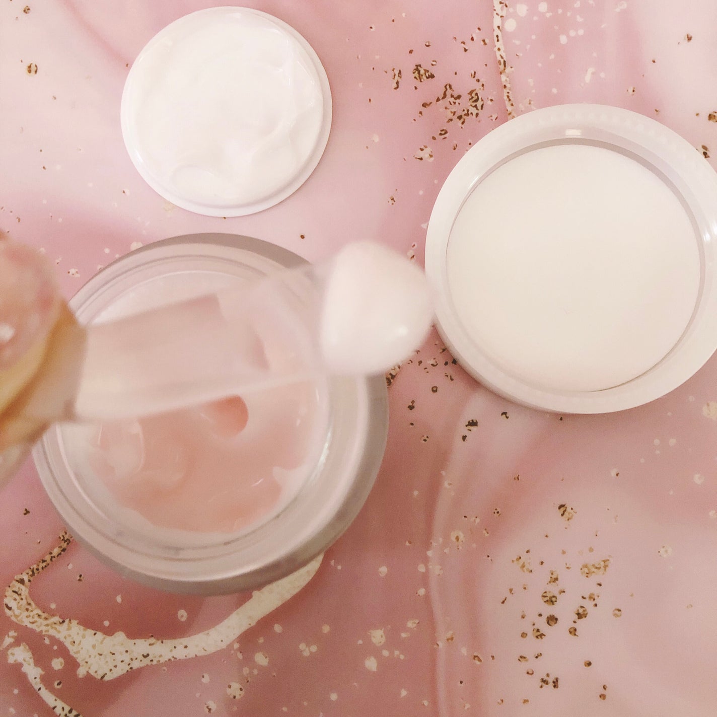 ローズウォーター スリーピングマスク/FEMMUE/フェイスクリームを使ったクチコミ(5枚目)