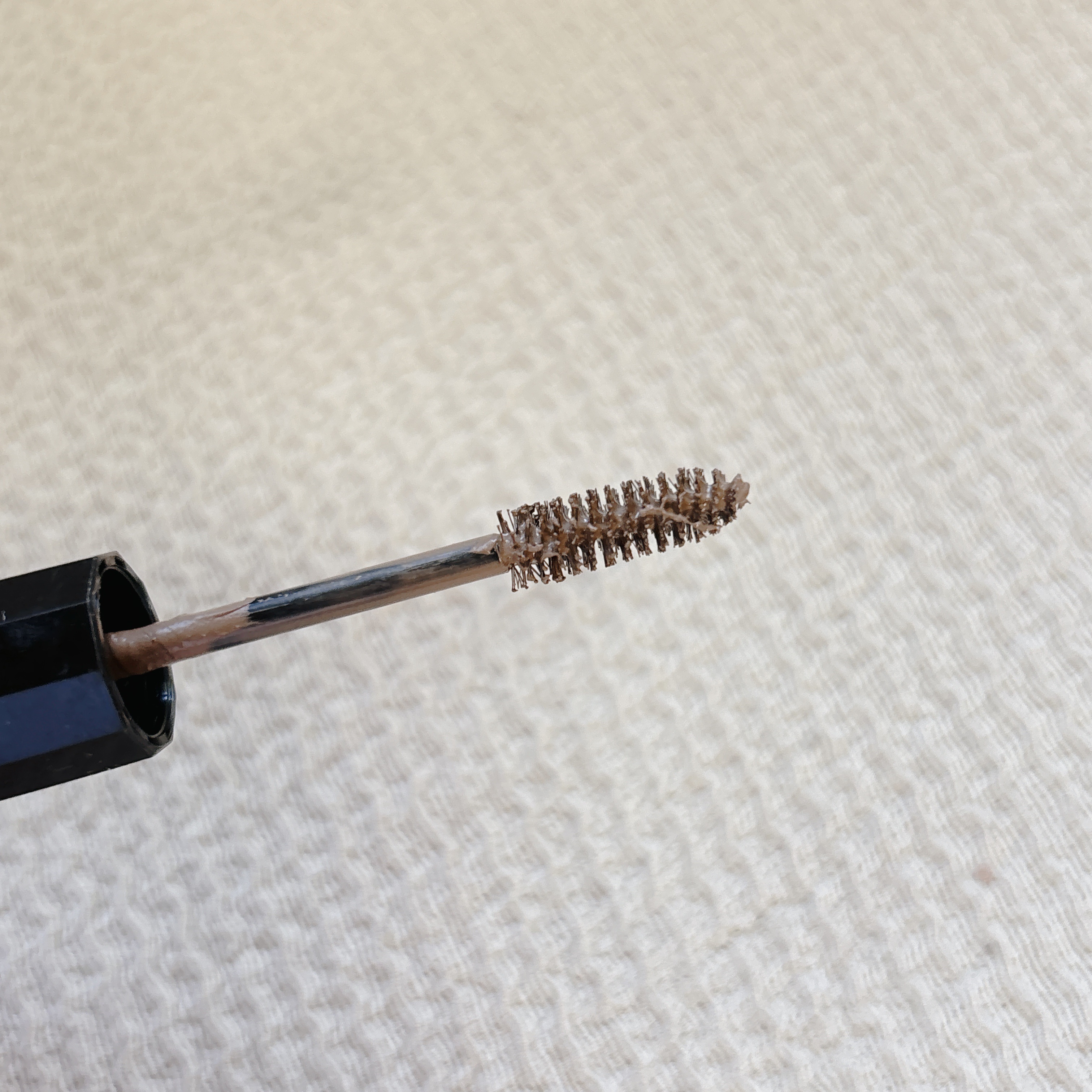 ヘビーローテーション カラーリングアイブロウEX 09 ナチュラルアッシュ/ヘビーローテーション/眉マスカラを使ったクチコミ（2枚目）