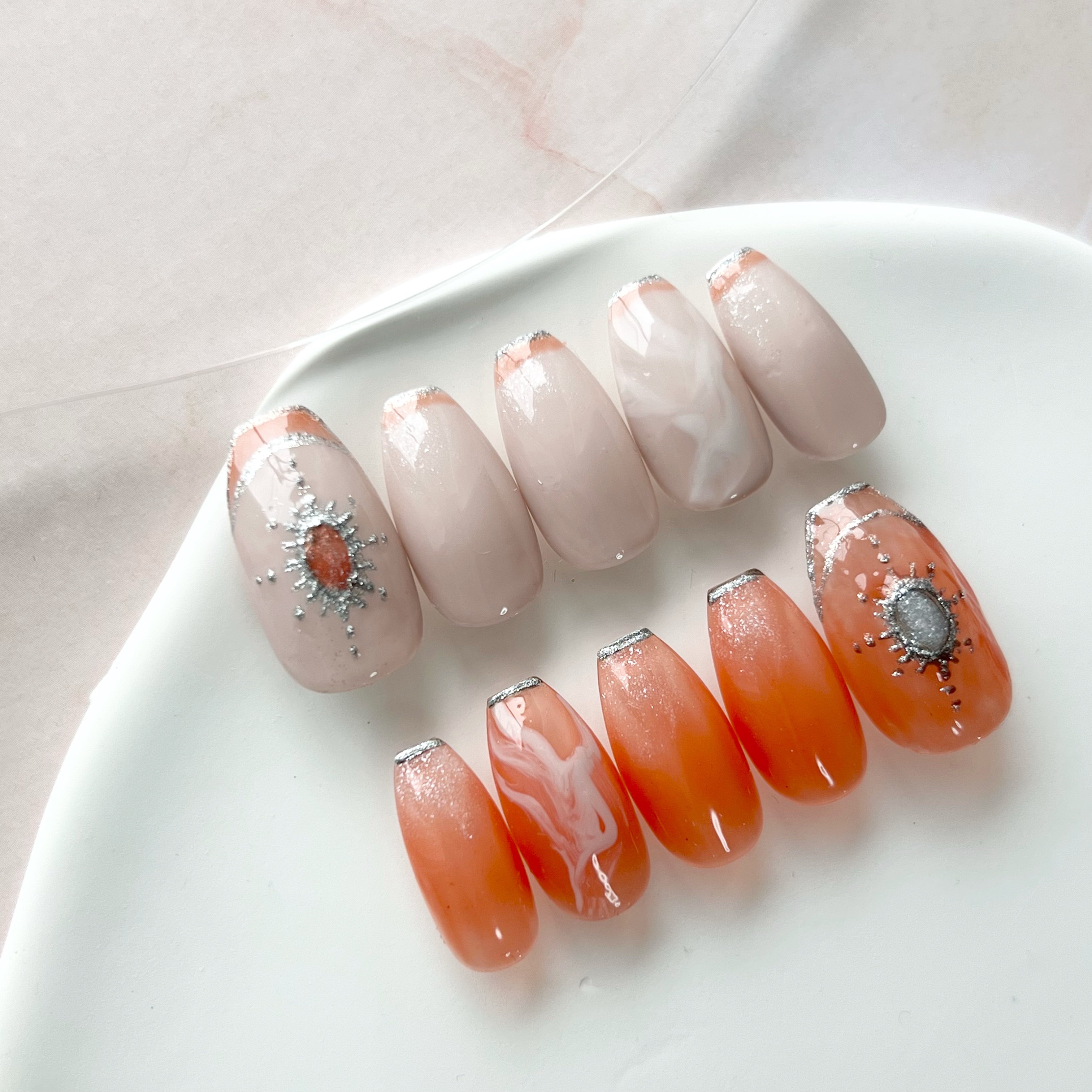  #鮮やか夏ネイル 


親指だけ頑張るデザイン✨
可愛いのだぞ🥰