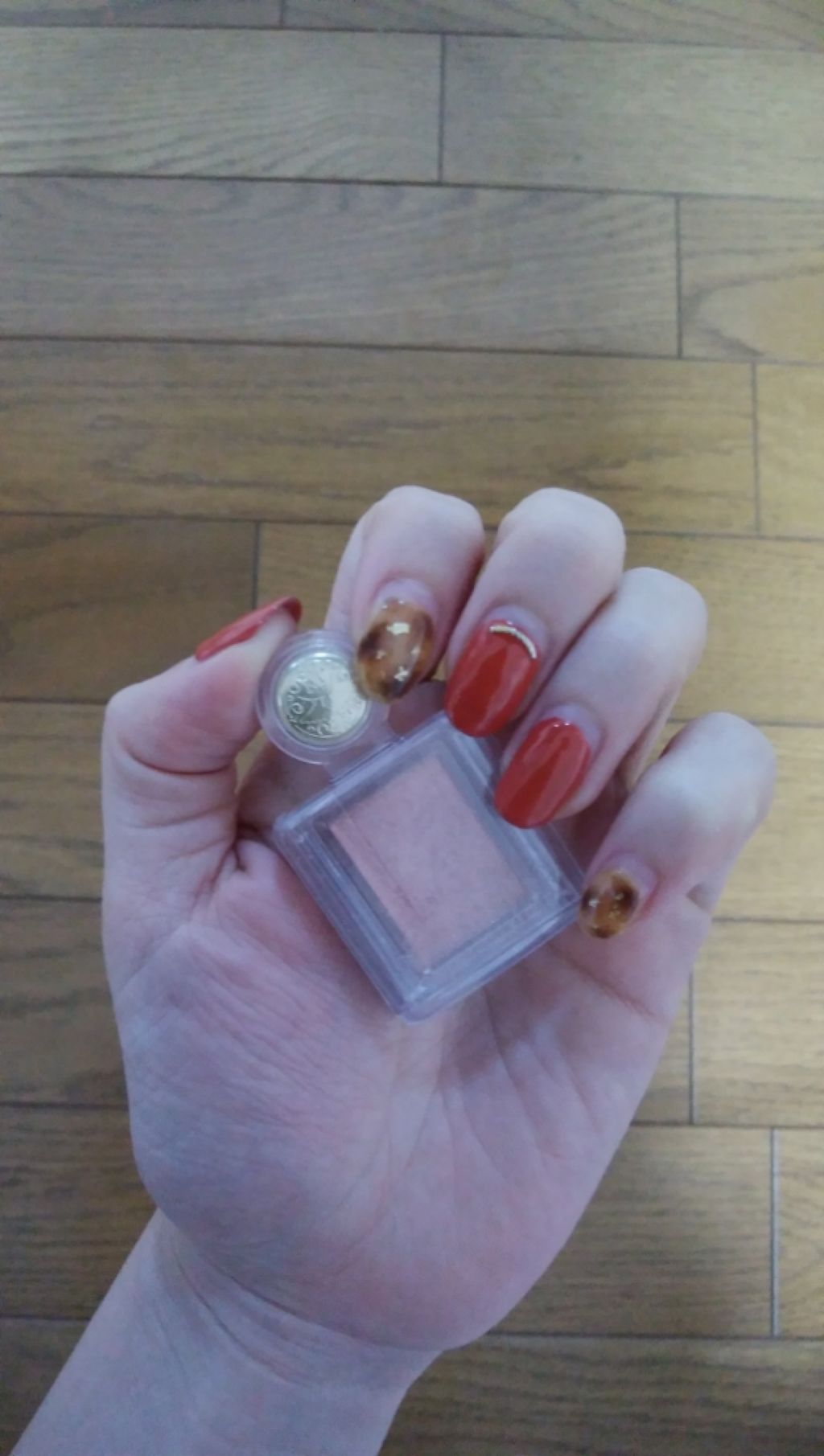 シャドーカスタマイズ/MAJOLICA MAJORCA/単色アイシャドウを使ったクチコミ（1枚目）