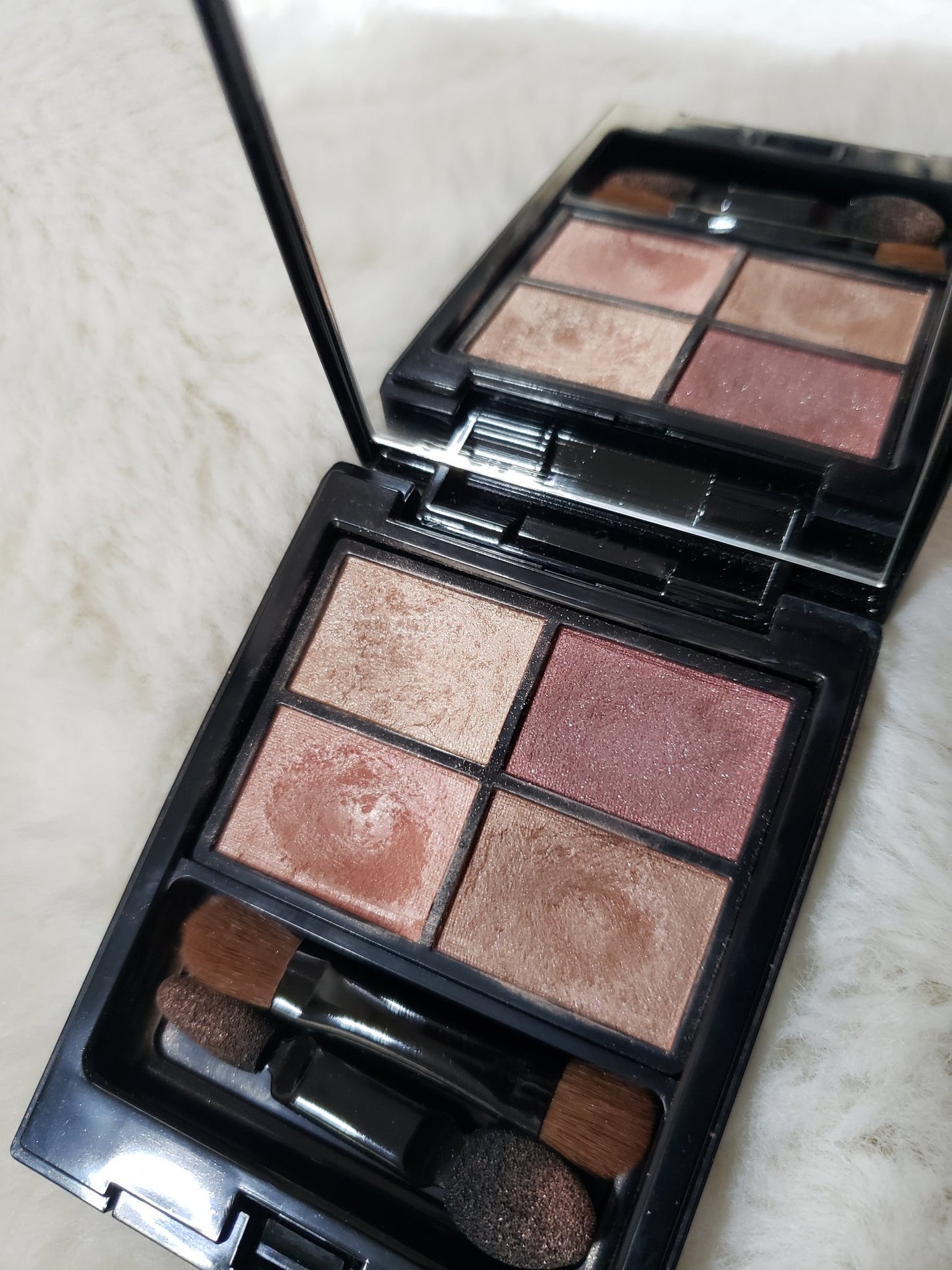 ミネラルクラッシィシャドー/エトヴォス/アイシャドウパレットを使ったクチコミ(2枚目)