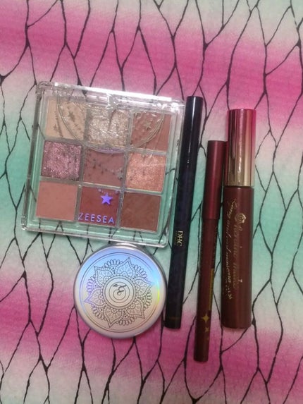 クォーツ 9色アイシャドウパレット(ドリームランドアイシャドウ)/ZEESEA/アイシャドウパレットを使ったクチコミ(1枚目)