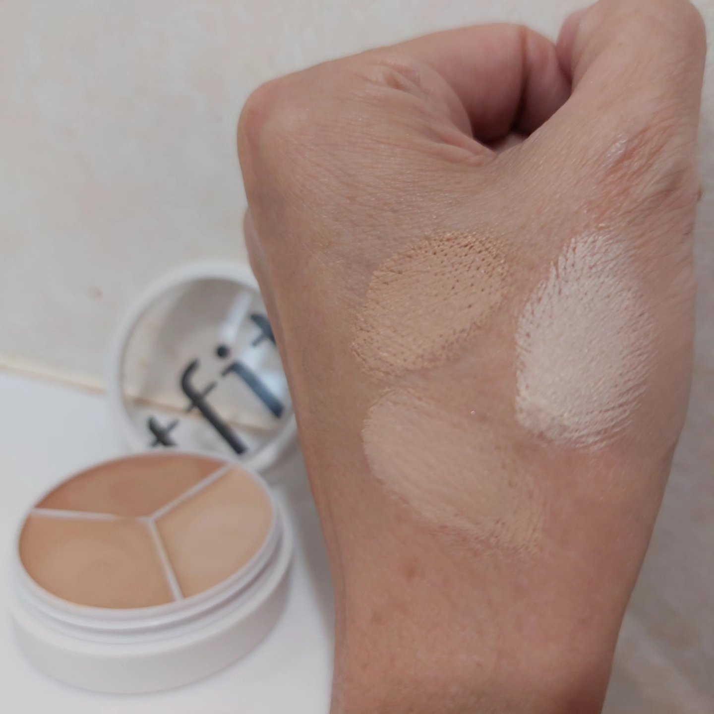 カバーアッププロコンシーラー/TFIT/パレットコンシーラーを使ったクチコミ（2枚目）