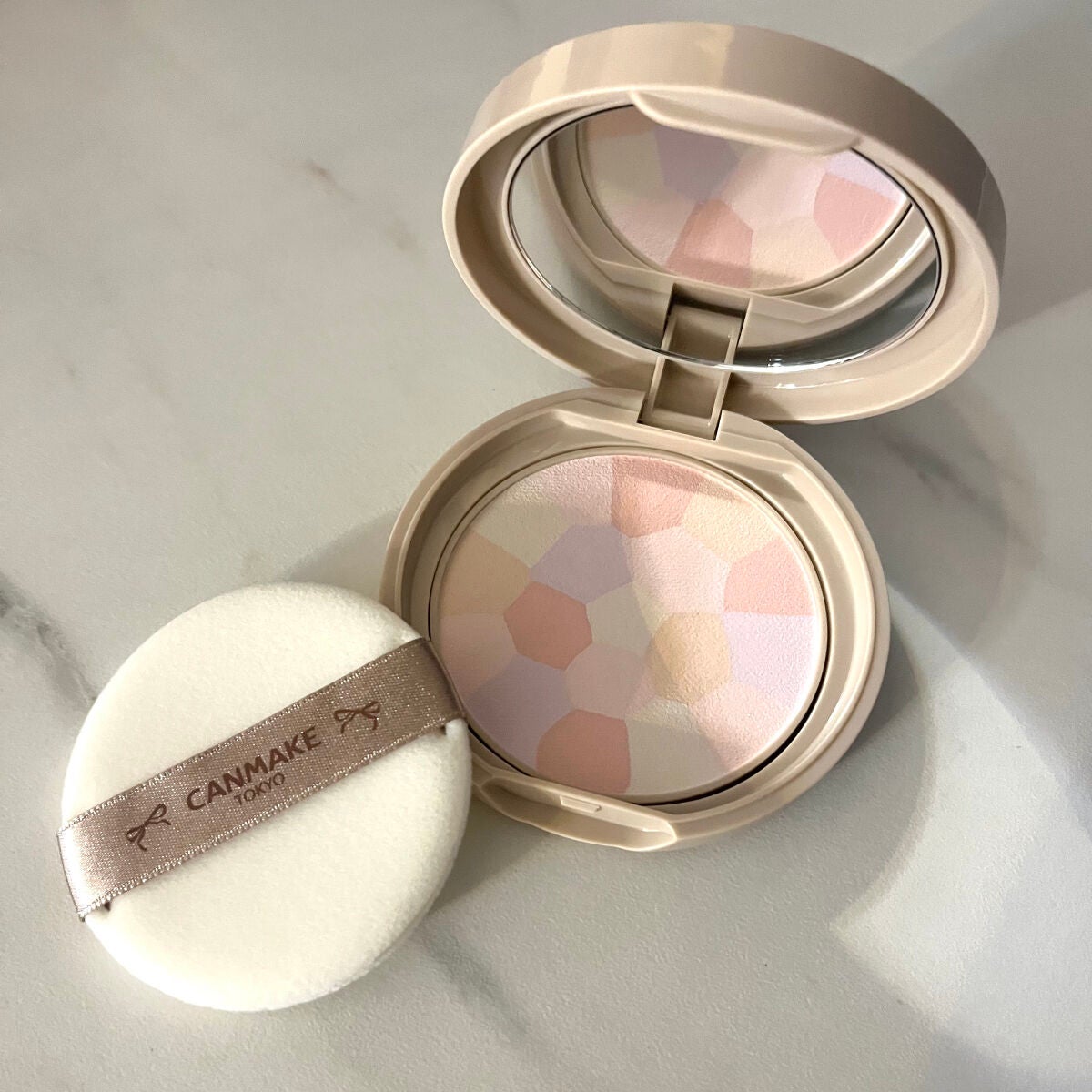 マシュマロフィニッシュパウダー ~Abloom~/キャンメイク/プレストパウダーを使ったクチコミ(2枚目)