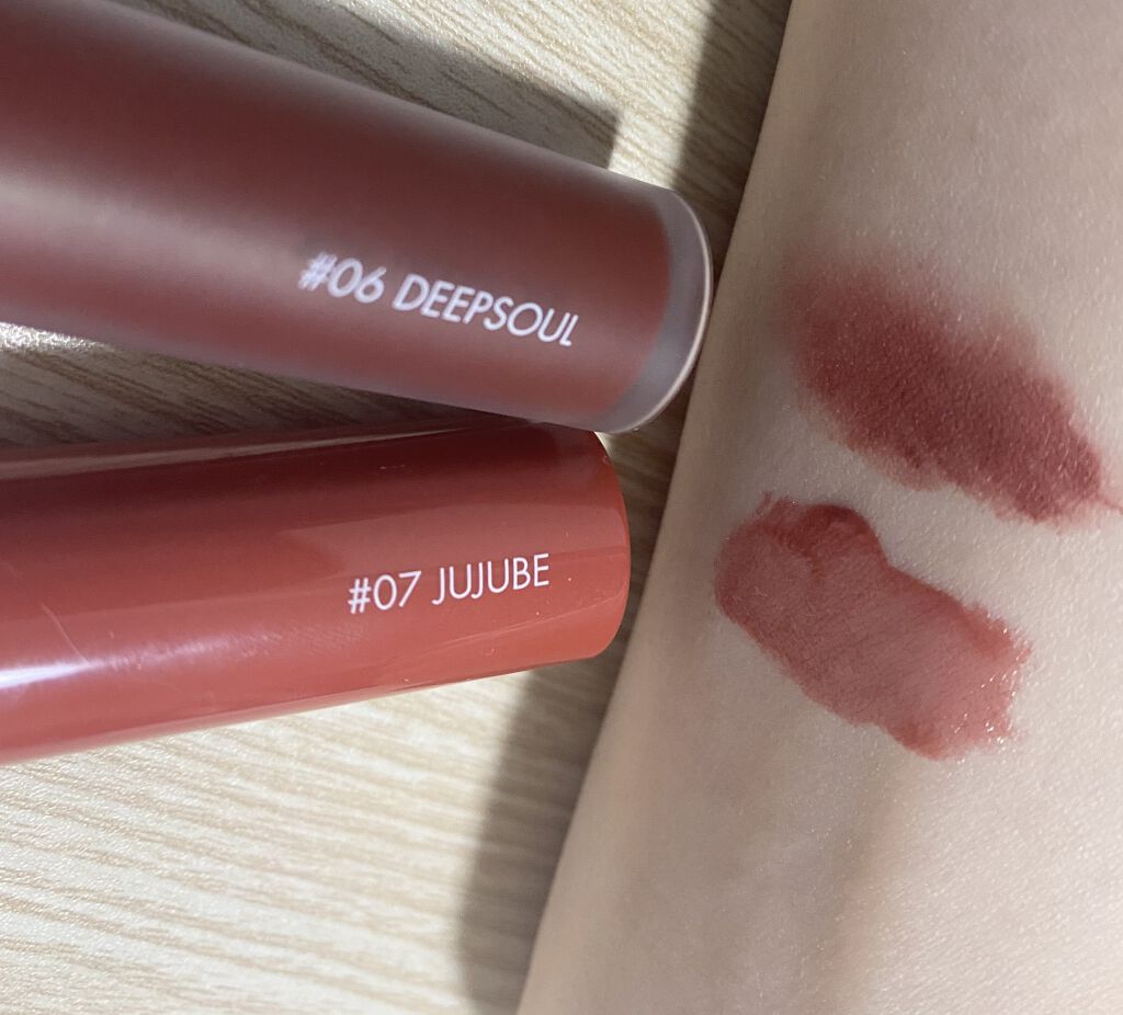 ジューシーラスティングティント/rom&nd/リップティントを使ったクチコミ（2枚目）