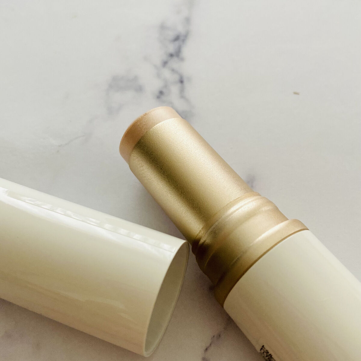 トゥルーディメンションラディアンスバーム/hince/スティックハイライトを使ったクチコミ（3枚目）