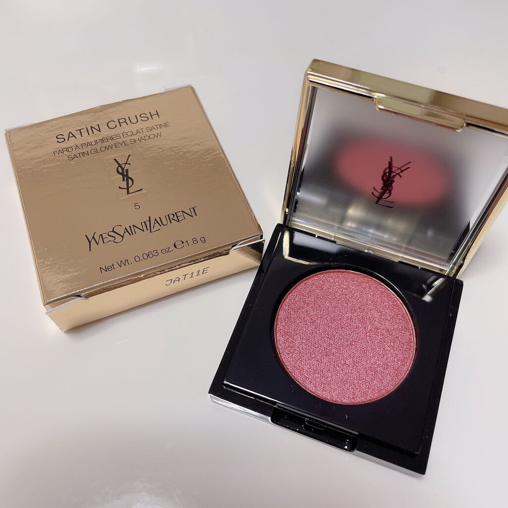 サテン クラッシュ No.5 ラディカル ラスト/YVES SAINT LAURENT BEAUTE/単色アイシャドウを使ったクチコミ（1枚目）