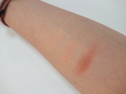 レブロン ダズル アイシャドウ クアッド/REVLON/アイシャドウパレットを使ったクチコミ(2枚目)