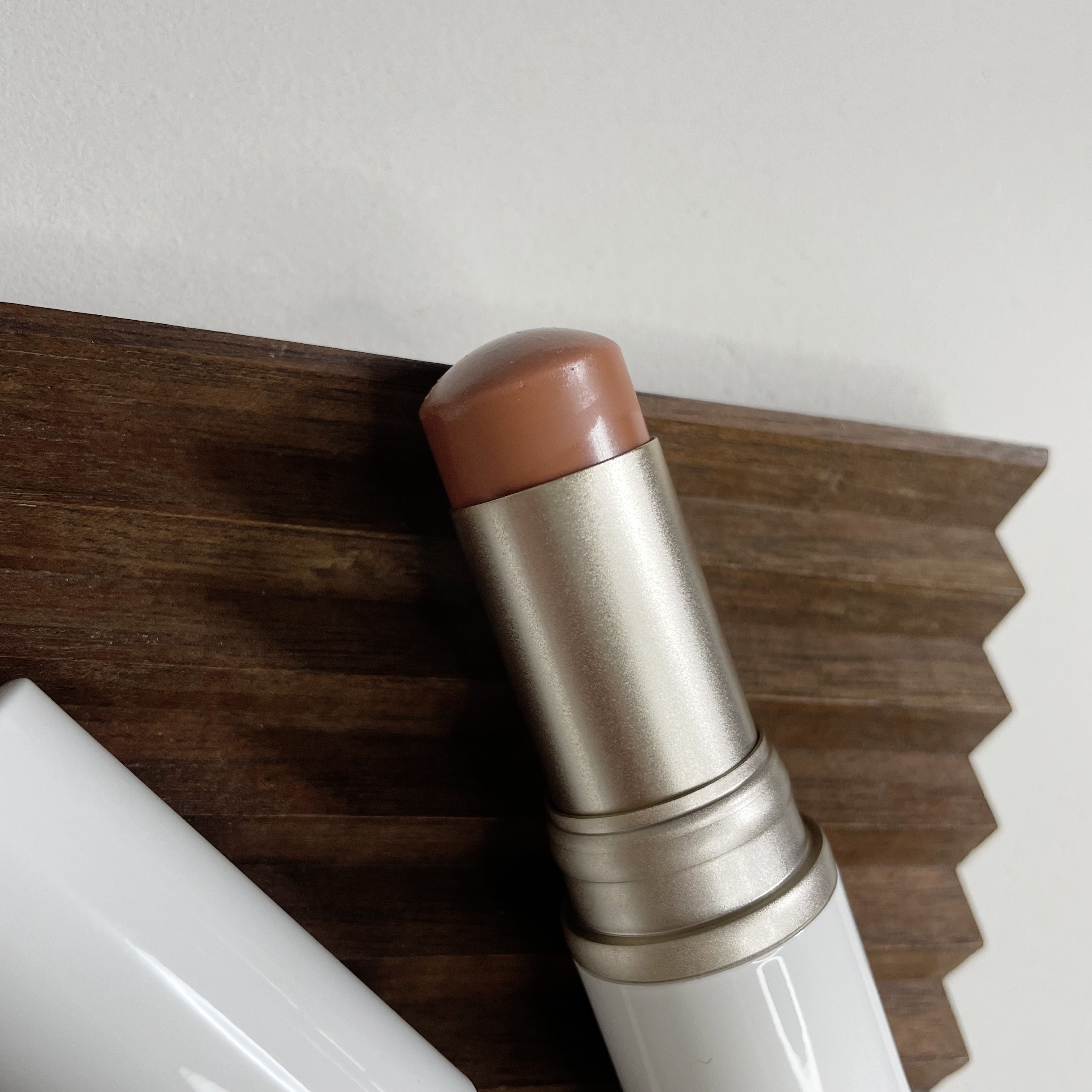 トゥルーディメンションラディアンスバーム/hince/スティックハイライトを使ったクチコミ（2枚目）