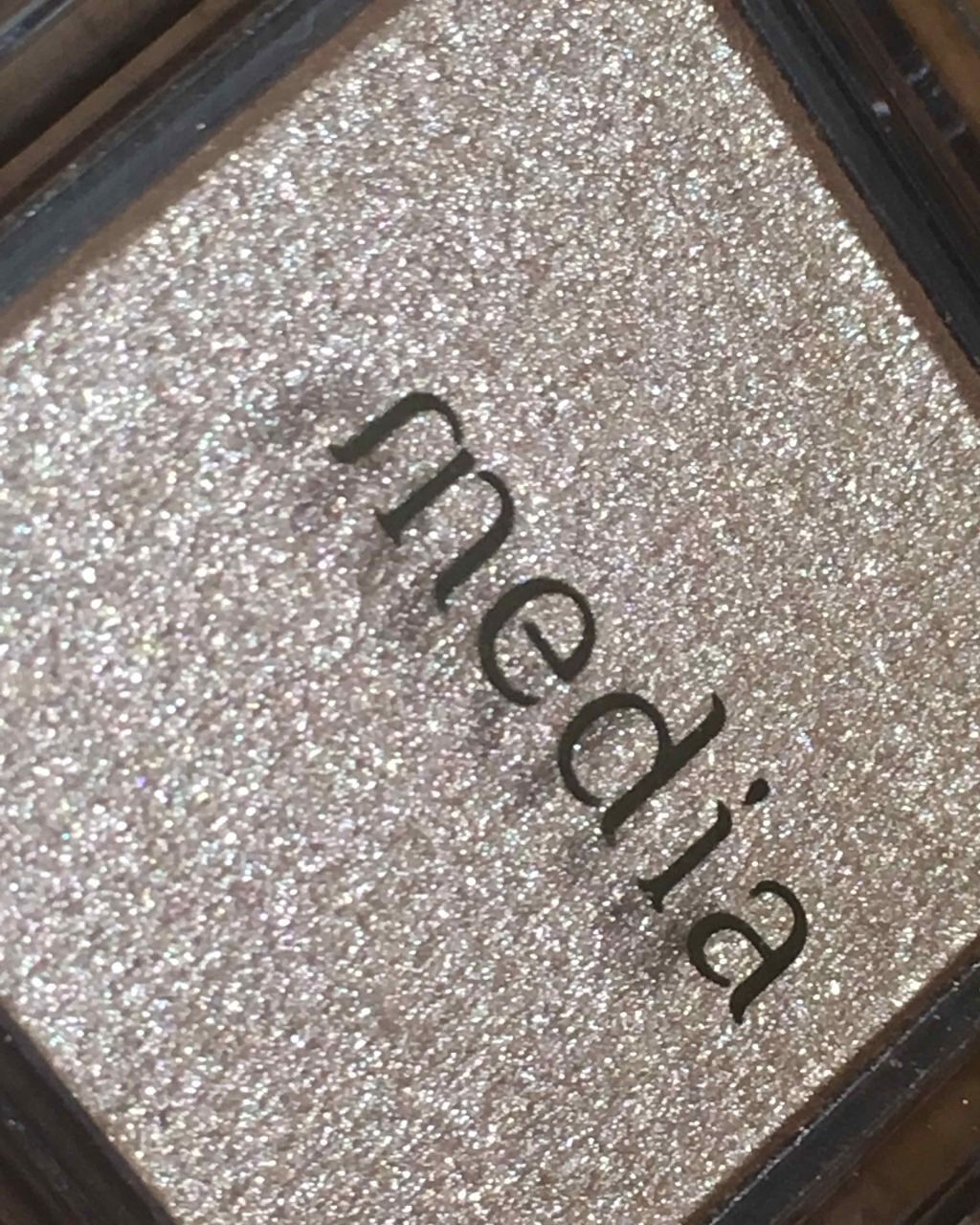 ブライトアップアイシャドウ/media/単色アイシャドウを使ったクチコミ(4枚目)