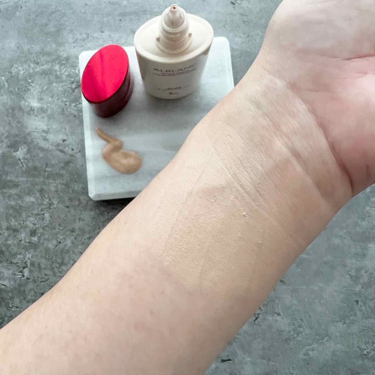 潤白美肌リキッドファンデーション/ALBLANC/リキッドファンデーションを使ったクチコミ（3枚目）