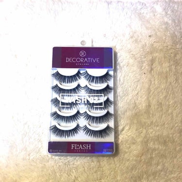 Decorative Eyelash デコラティブアイラッシュ (上まつ毛用)のクチコミ「※目の写真があります

あるメイクの雑貨屋さんに行ってみると
あのデコラティブのつけまがあった.....」（1枚目）