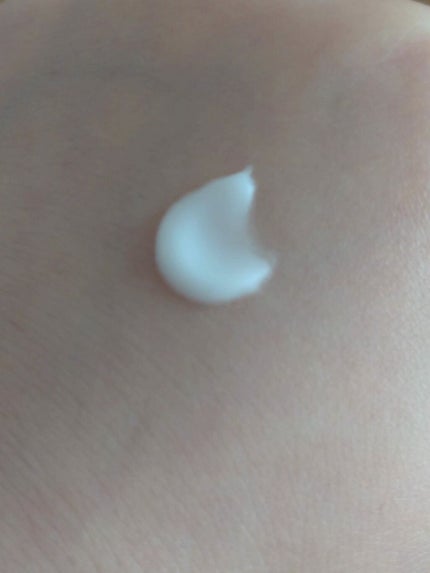 薬用美白ハンドクリーム サクラチェリッシュの香り/and Eclat/ハンドクリームを使ったクチコミ(3枚目)