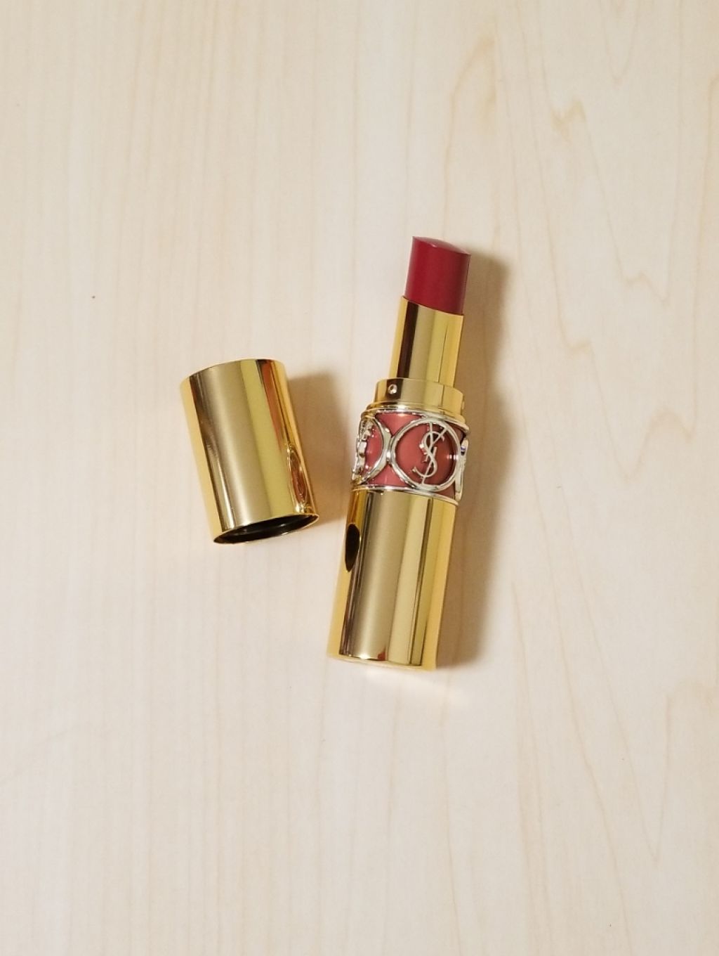 ヴォリュプテ ウォーター カラーバーム 11 フックミーベリー/YVES SAINT LAURENT BEAUTE/口紅を使ったクチコミ（3枚目）