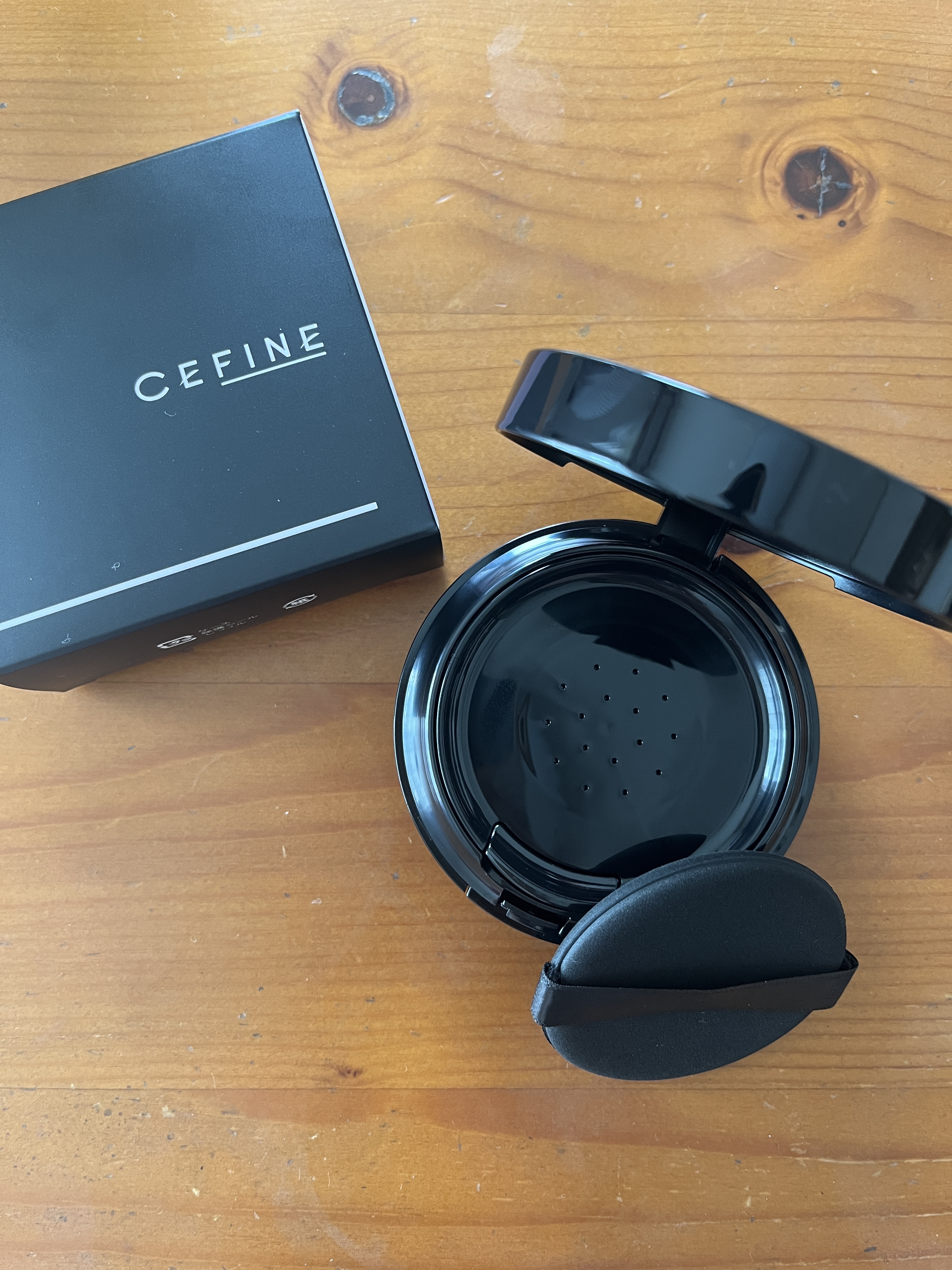 シルキーウェットリクイド 01 明るい肌色 （レフィル(パフ付)）/セフィーヌ/クリーム・エマルジョンファンデーションを使ったクチコミ（1枚目）