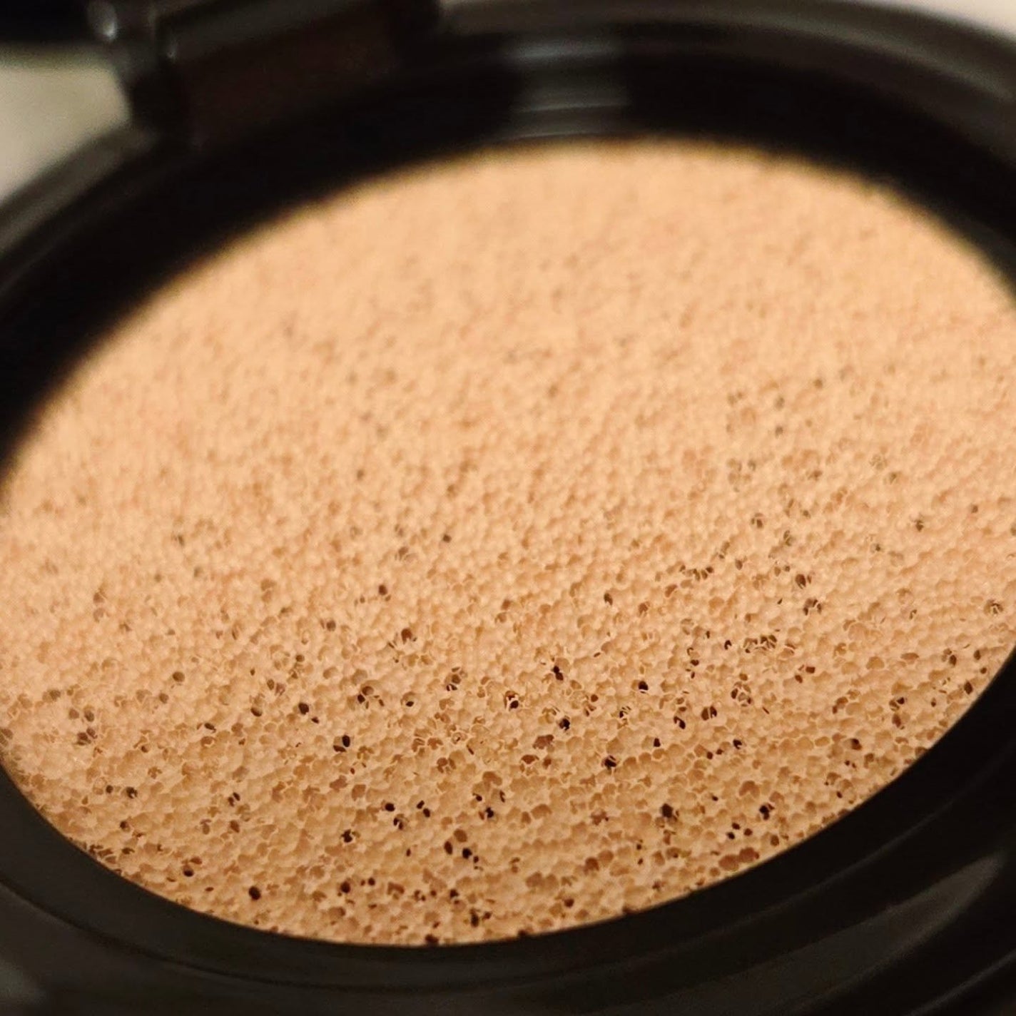 ハイパーカバーフィットクッション グラファイト/APRILSKIN/クッションファンデーションを使ったクチコミ(3枚目)