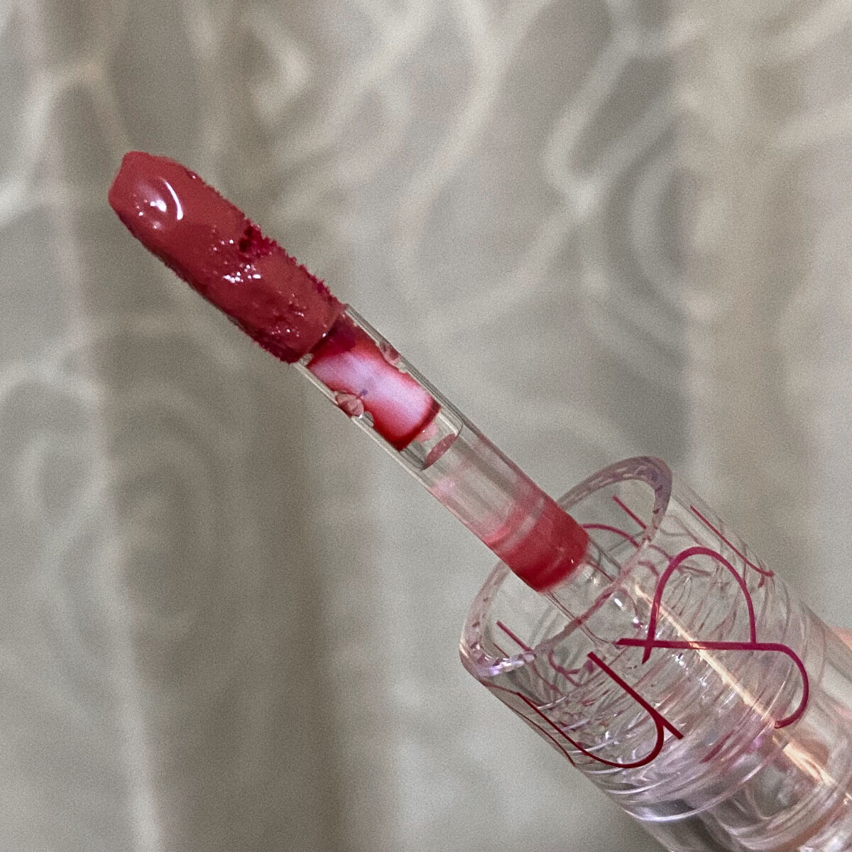 ジューシーラスティングティント/rom&nd/リップティントを使ったクチコミ（3枚目）