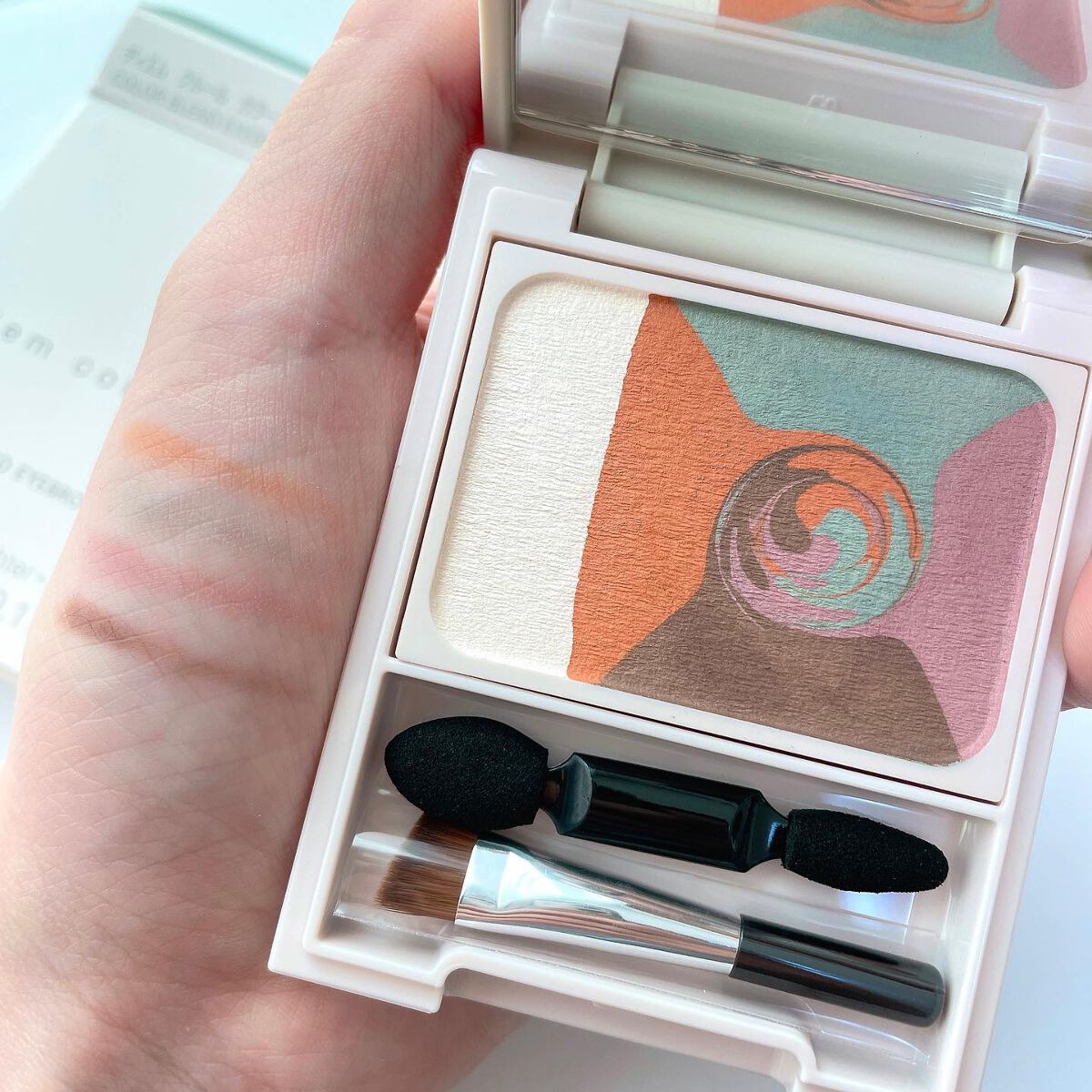 カラーブレンドアイブローマルチパレット/ディエム クルール/パウダーアイブロウを使ったクチコミ（2枚目）