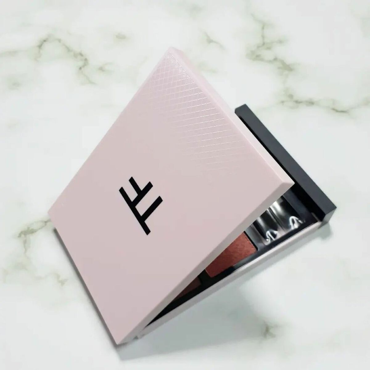 アイ カラー クォード/TOM FORD BEAUTY/アイシャドウパレットを使ったクチコミ(2枚目)