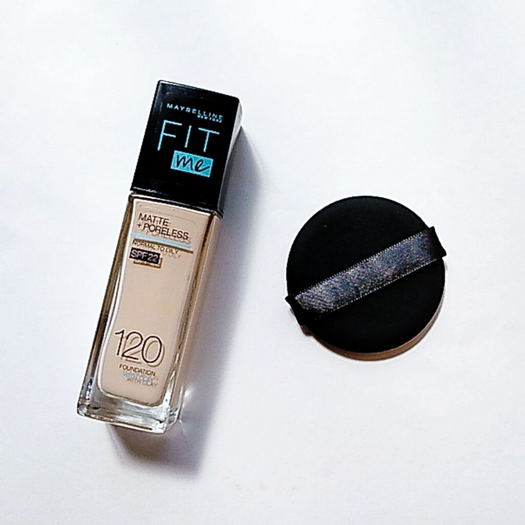 最近リキッドファンデをクッションパフで叩き込むと崩れにくくなることに気がつきました

今までは卵型の湿式スポンジを使用していたのですが、水分が多く小鼻周りがドロっと崩れてきてしまうのが悩みでした

試しに乾式スポンジの代わりにクッションパフ