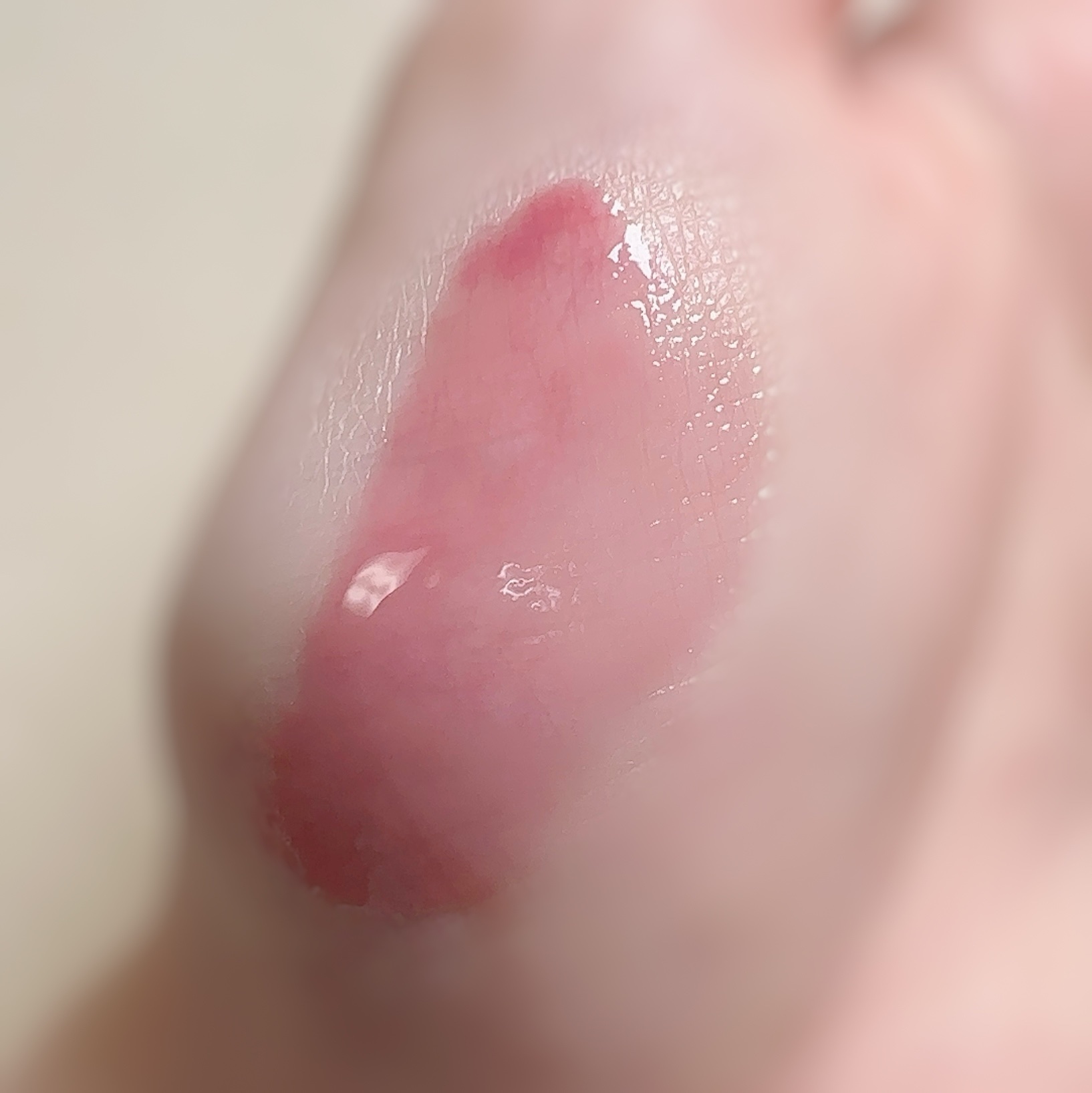 フィー 3Dボリューミンググロス/fwee/リップグロスを使ったクチコミ（3枚目）