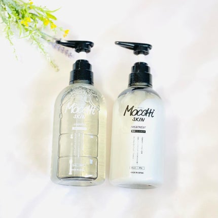 MoccHi SKIN 吸着シャンプーM(モイスト) & 吸着トリートメントM(モイスト)のクチコミ「深層保湿×うるおい吸着でもち髪へ✨
ダメージ補修、うるツヤ質感、頭皮ケア、カラーダメージリペア.....」(1枚目)