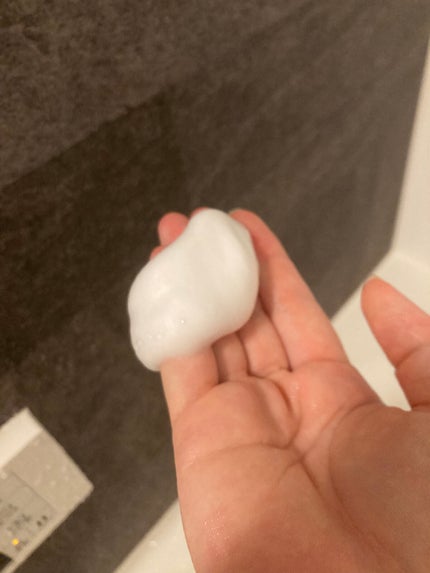 hadakara ボディソープ 泡で出てくるタイプ フローラルブーケの香り/hadakara/ボディソープを使ったクチコミ(2枚目)