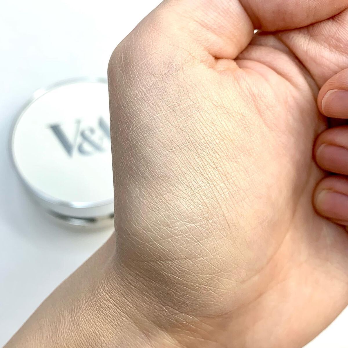 ロングウェアクッションファンデーション/V&Aビューティー/クッションファンデーションを使ったクチコミ(8枚目)