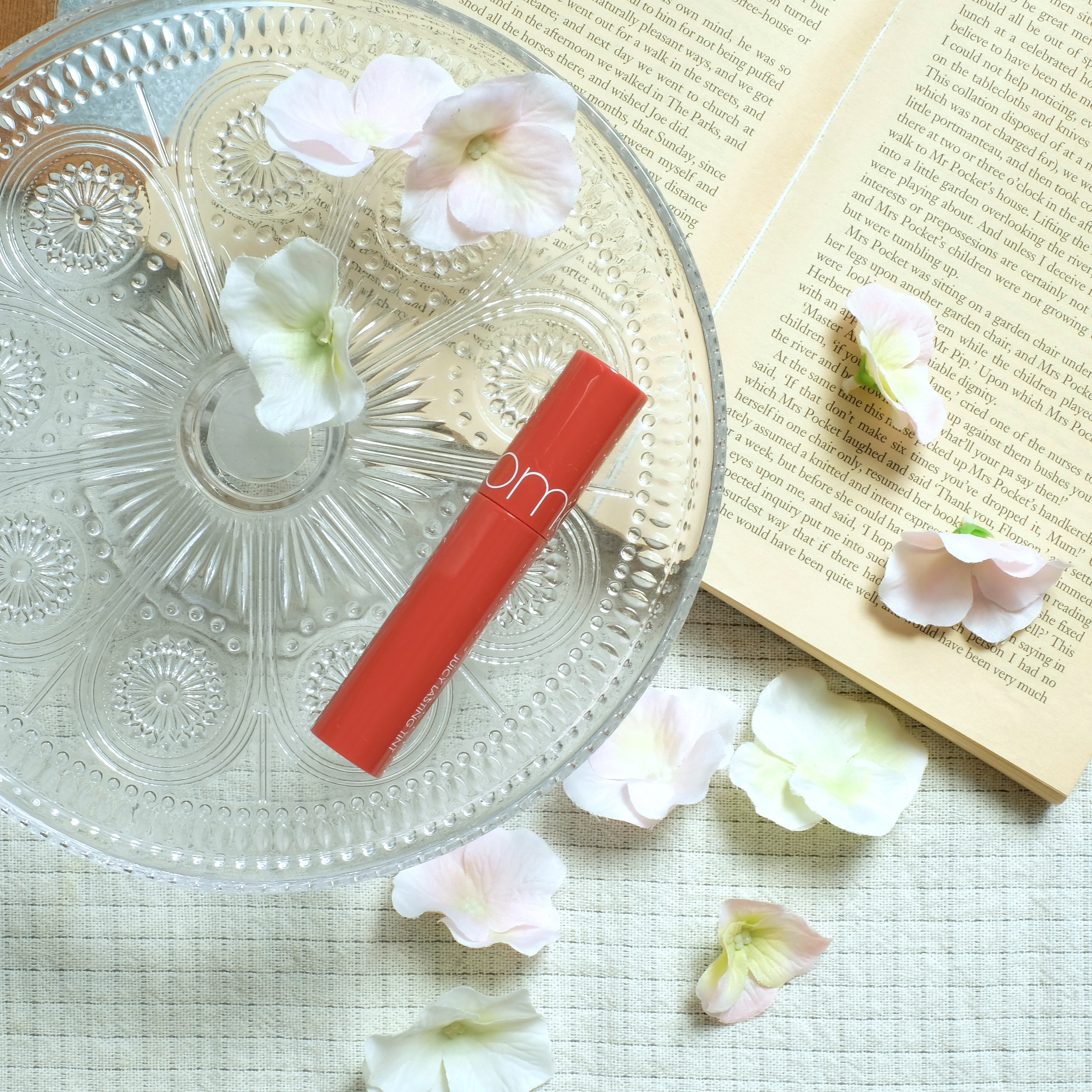 ジューシーラスティングティント/rom&nd/リップティントを使ったクチコミ（2枚目）