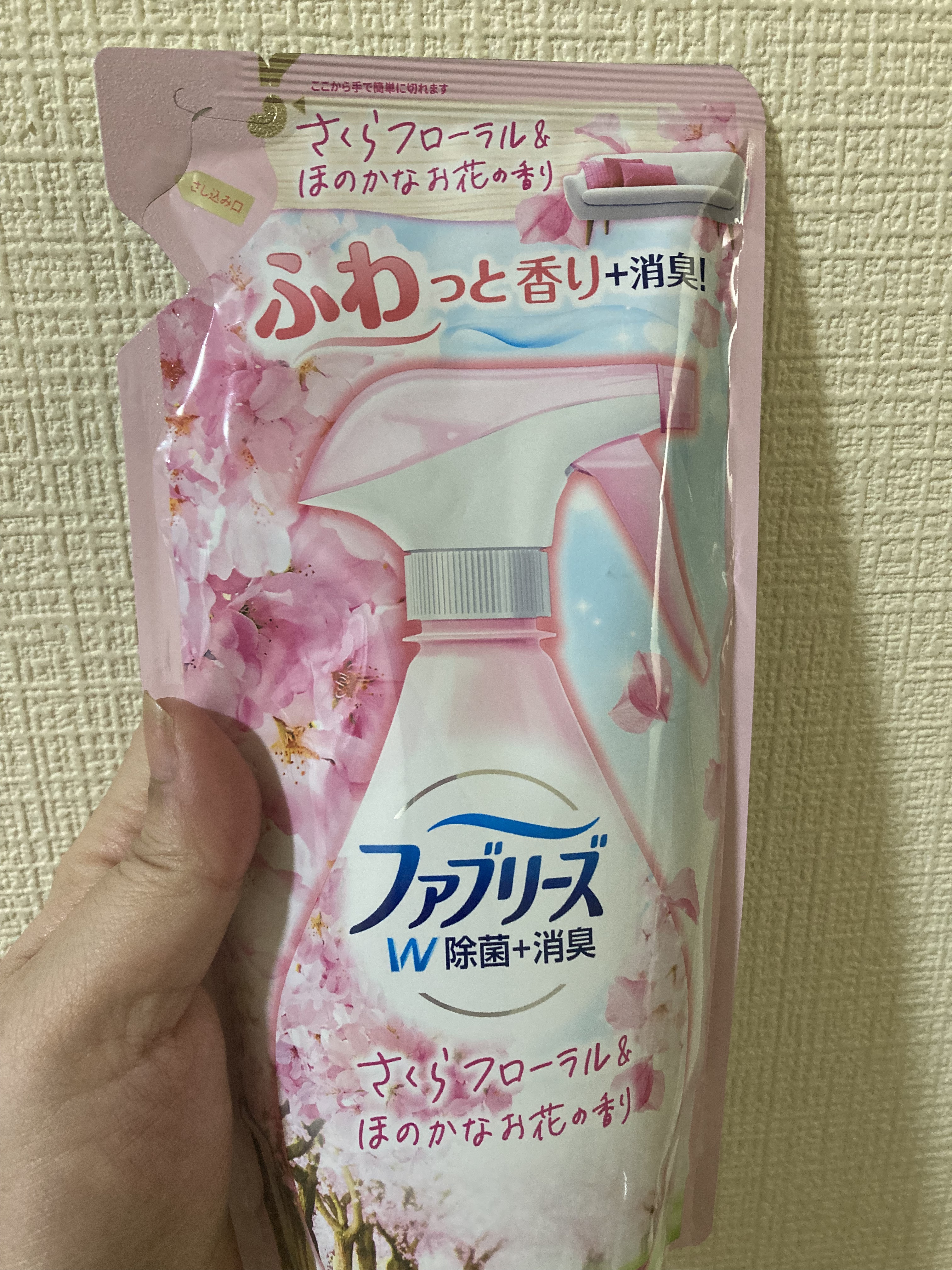 さくらフローラル&ほのかなお花の香り/ファブリーズ/ファブリックミストを使ったクチコミ（1枚目）